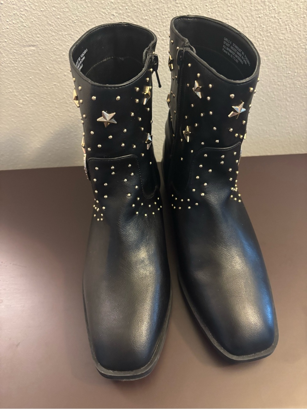 Dolce Vita Kids Stardust Black Ankle Boots
Size 5 Kids